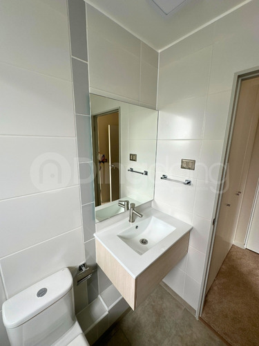 Departamento En Arriendo En Exclusivo Sector Valle Noble