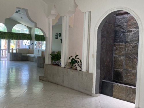 Magnifica Casa En Venta Estilo Campestre En Huertas La Joya Qro