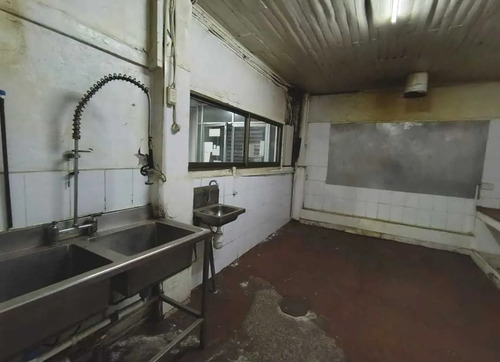 Vende Local Comercial 281/291 M2 (121286)