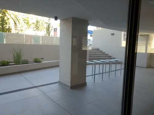 Local N°3 En Duble Almeyda A Dos Cuadras Del Metro L3 Ñuñoa