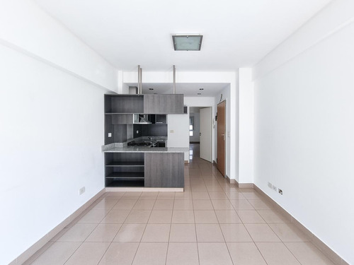 Departamento De 2 Ambientes En Caballito Balcon - Vista Abierta - Cocina Integrada