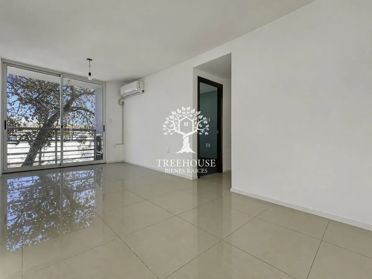 Alquiler Apartamento 2 Dormitorios Con Garaje Tres Cruces · Foto 3