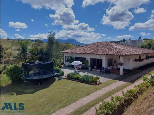 Grandiosa Finca Con Cultivos De Aguacate Hass(mls#247937)