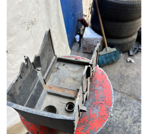 Base Batería Ford Focus 2008-2010 (Usado)