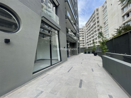 Local Comercial, Av. Las Condes, Metro Hernando De Magallane