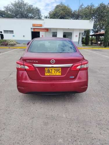Sentra 1.8 Automático