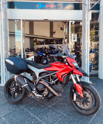 Ducati Hyperstrada 821