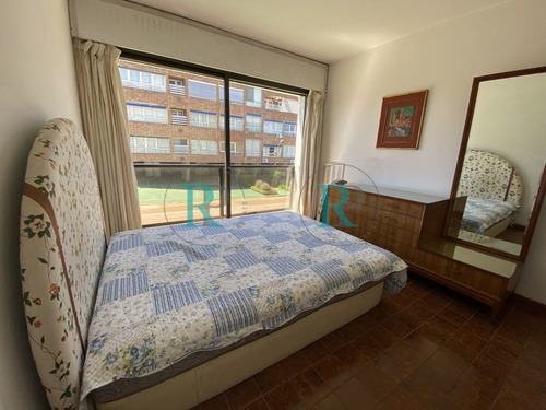 Imagen 6 de 10 de Apartamento 3 Dormitorios Y Dep. Primera Linea Mansa
