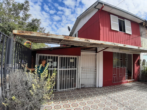 Casa De Dos Pisos En Sector Lo Valledor Sur