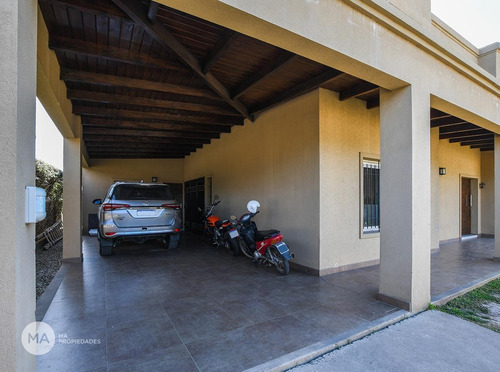 Imagen 4 de 30 de Casa En Venta 4 Dormitorios Piscina Fisherton Rosario