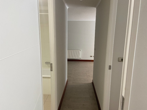 Amplio Depto En Primer Piso, 2d+2b+1est+bod, Cerca Campus Uc