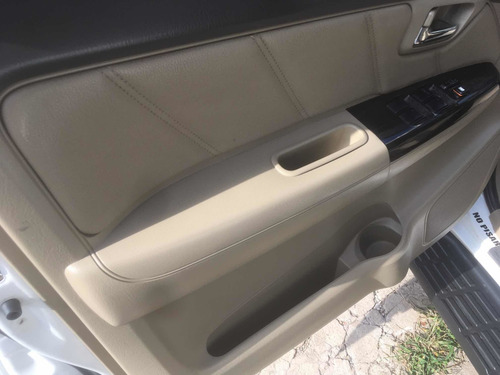 Imagen 6 de 11 de Renault Kangoo 2012 1.6 2 Furgon Confort Cd Svt 1plc