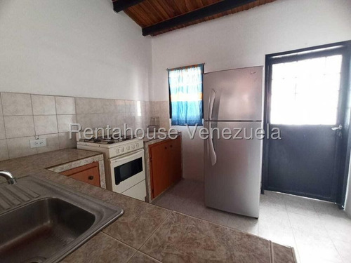 Hermosa Y Comoda Casa En Alquiler Cabudare, Urbanizacion Roca Terra Mls #25-25005 Fcd