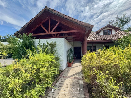 Preciosa Casa Chilena A La Venta Casa 5d Y 4b, Lo Barnechea