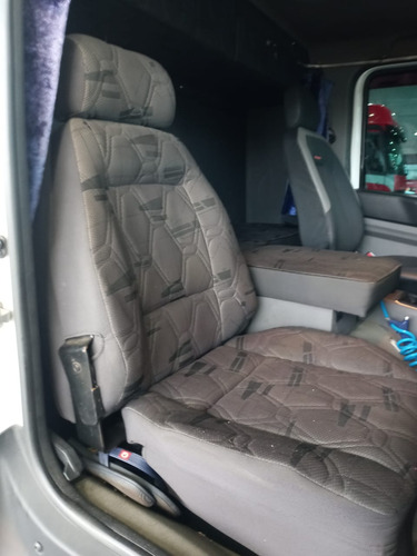 Delivery Prime 9.170 Com Baú E Cabine Semi Leito