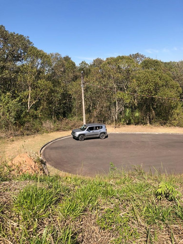 Terreno Espetacular Em Condomínio Em Jarinu.