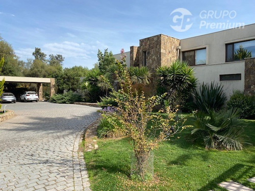 Casa En Venta De 6 Dorm. 7 Baños Piscina En Padre Hurtado