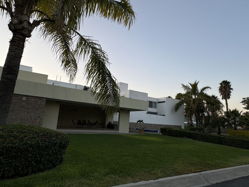Casa En Venta En Claustros Delcampestre La Joya