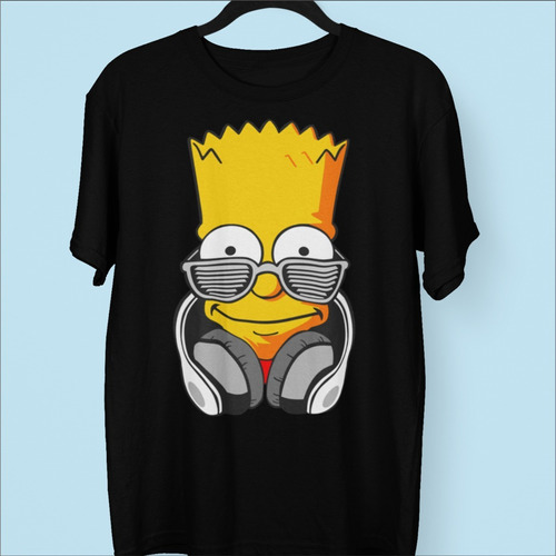 Remera Negra Estampada De Bart Simpson Con Auriculares