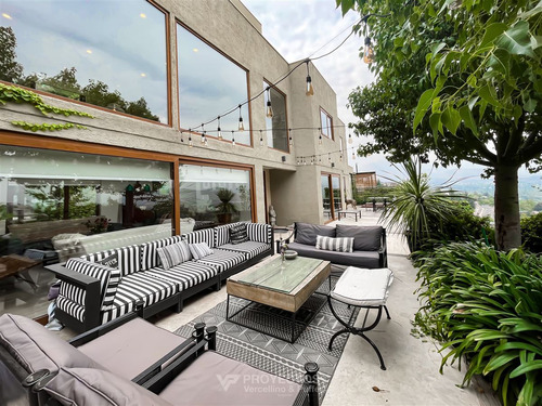 Casa En Venta De 5 Dorm. En Lo Barnechea