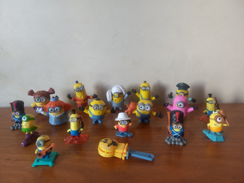 Minions ( Precio X Los 18 ) Mc Donalds 2020 + Huevo Kinder (Usado)