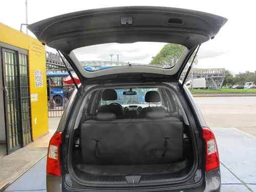 Kia Carens RONDO EX 4X2 2000CC MT AA