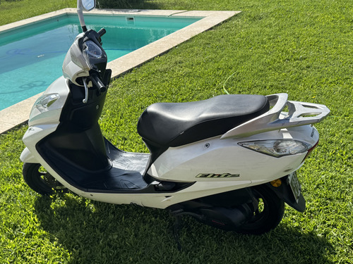 Honda Elite 2014, Muy Buen Estado