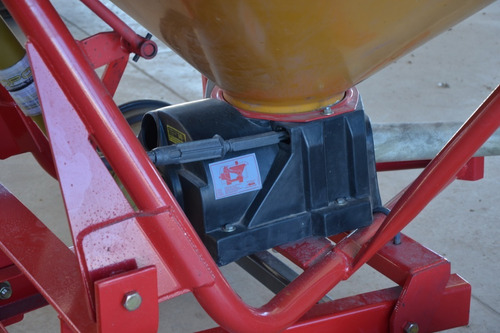 Fertilizadora Pendular Tanzi 1500