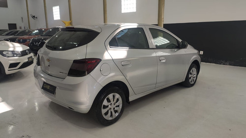 Imagem 5 de 8 de Chevrolet Onix Hatch Lt 1.0 8v Flexpower 5p Mec. 2016/20...