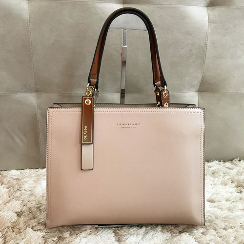 Bolsos universitarios que se ajustan a los 10 temas para mujer, color beige