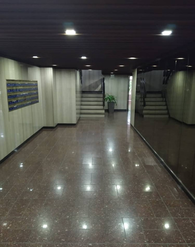 Imagen 2 de 14 de Se Vende Cómodo Apartamento Remodelado Terrazas Del Avila Caracas