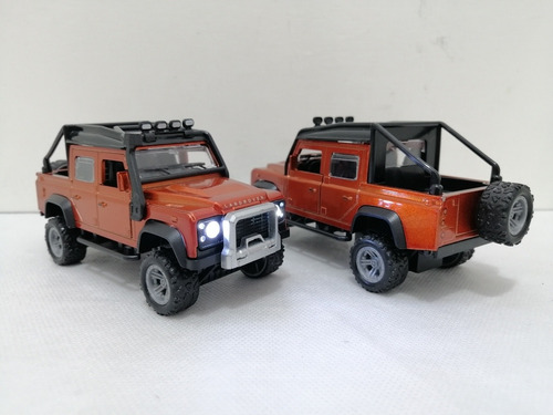  Escala 1/36, Camioneta Land Rover Defender, 12cms. 