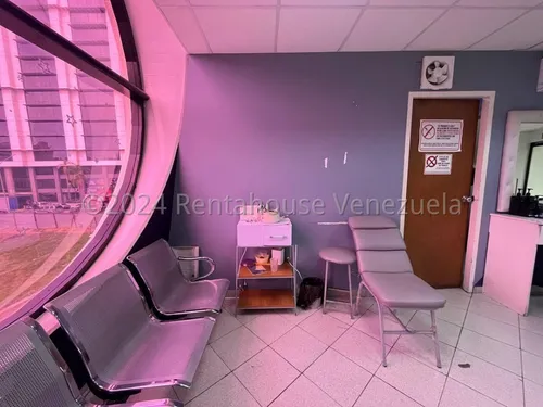 Maria E. Vende Fondo De Comercio Negocios Belleza Y Salud, Completamente Operativo, Totalmente Equipado, Ubicado En Excelente Zona Del Este, Lara#25-20498**