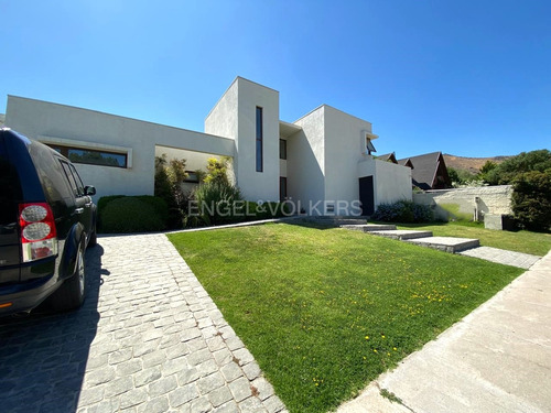 Casa Moderna En Venta, La Reserva