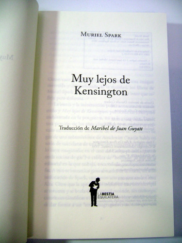 Muy Lejos De Kensington Muriel Spark Usado Excelente Boedo (Usado)