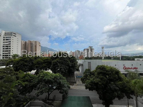 Agp Apartamento Con Cocina Equipada, Piso Porcelanato, Piscina, En Venta En Santa Eduvigis 25-16474 Ys