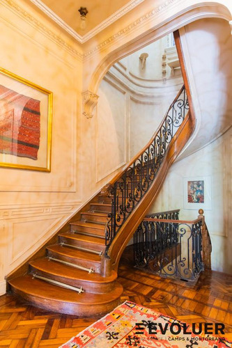 Magnífica Casa De Estilo Para Vivienda, Oficinas O Desarrollo En Barrio Norte