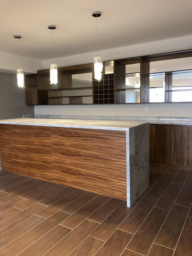 Residencia En Lomas De Juriquilla, De Autor, Sótano, Jardín, Bar, Doble Altura