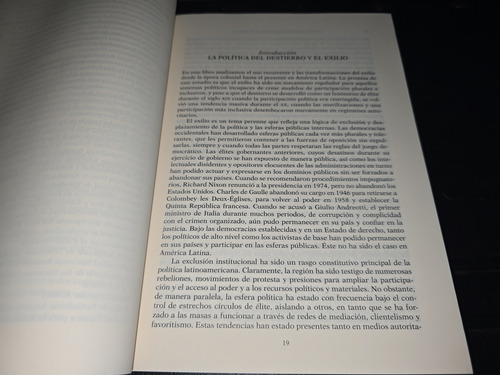 La Política Del Destierro Y El Exilio En América Latina Snaj (Usado)