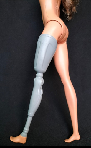 Barbie Fashionistas #121, Con Prótesis, Molde Neysa,año 2019 (Usado)
