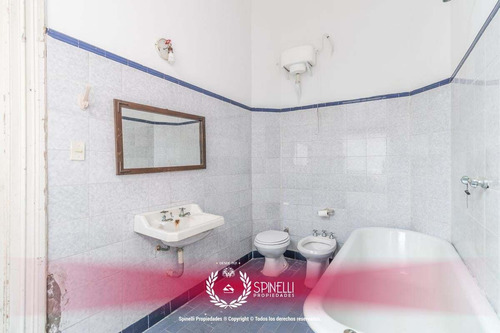 5amb C/dep · 211m² · Pb! 2 Patios! S/exp! Apto Prof! A Refacc! · Oportunidad!
