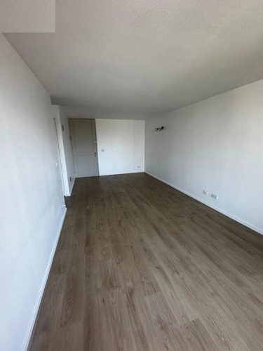 Miguel Claro / Av. Eleodoro Yañez / Estacionamiento - Bodega