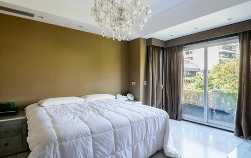 Mariscal Castilla 3000 500mts2 4 Plantas/garage- Barrio Parque