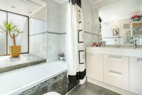 Hermosa E Impecablecasa En Venta De 4 Dorm. Las Condes