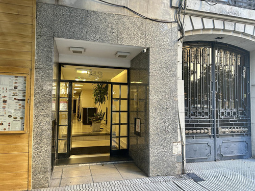 Venta Oficina De 18m², En Zona Tribunales / San Nicolas - Excelente Ubicacion Con Renta