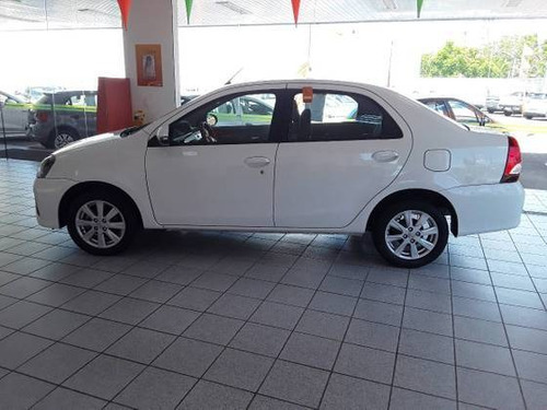 Toyota Etios 1.5 X Plus Sedan 16v Flex 4p Automático