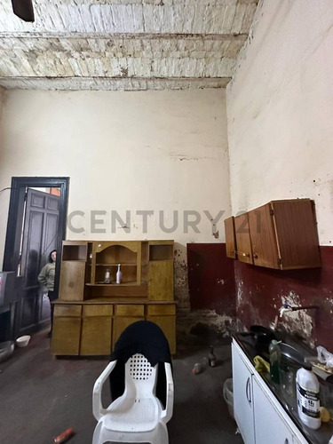 Casa A Reciclar Con Amplio Terreno Y Tinglado En El Fondo