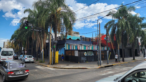 Local En Esquina