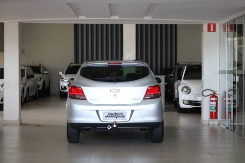 Chevrolet Onix 1.4 Mpfi Lt 8v Flex 4p Manual