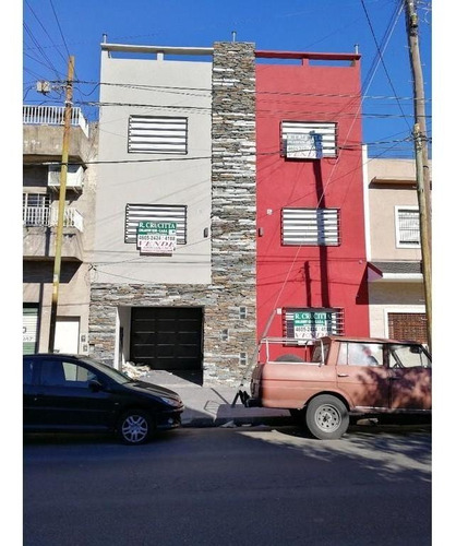 Depto En Duplex. 2 Amb. C/coch. Cub - Venta